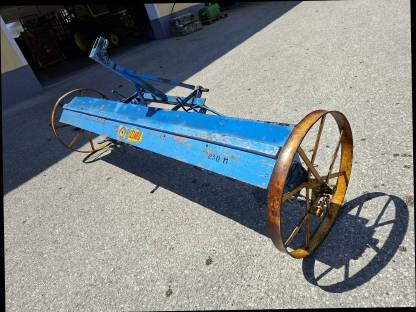 Bild 2:Blizzard Düngerstreuer