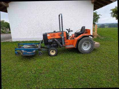 Bild 2:Holder P20, Iseki Mähwerk