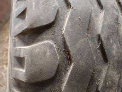 Bild 2:Anhängerreifen