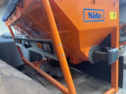 Bild 2:Salz/Splittstreuer Nido/Schmidt