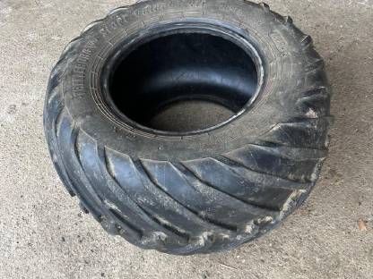 Bild 3:Mähtrak Reifen 26x12.00-12, 2 Stk. wie bestehend