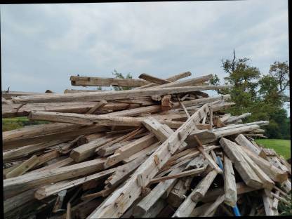 Bild 2:Günstig abzugeben: Holz, Altholz, Dachstuhlholz, Tram