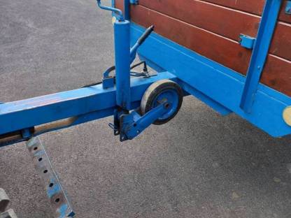 Bild 4:Holzanhänger