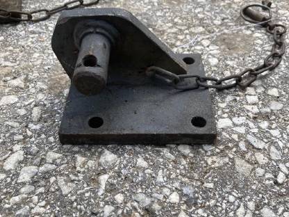 Bild 2:Unterlenkerhalter Steyr Plus