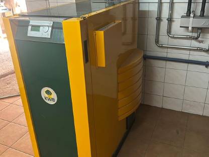 Bild 2:KWB SHV 30 Heizkessel