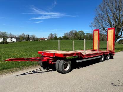 Bild 3:Tieflader Müller-Mitteltal Modell T3 Profi