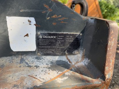 Bild 3:Oil Quick OQ70/55 mit Böschungslöffel und Tieflöffel