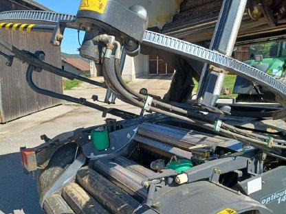 Bild 3:Kuhn i-Bio Presswickelkombination