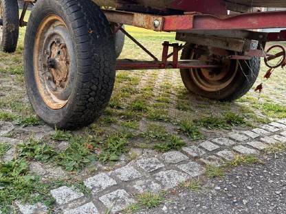 Bild 6:Anhänger - stabil und einsatzbereit 10 km/h