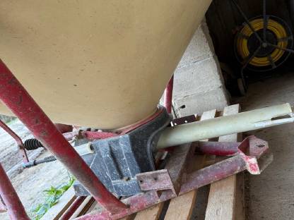 Bild 2:Vicon Streuer