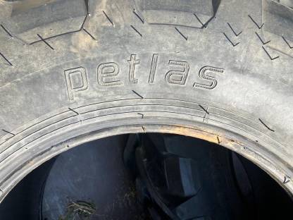 Reifen 380/70 R24 Petlas