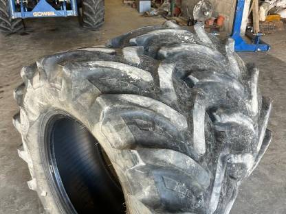 Bild 2:Traktorreifen