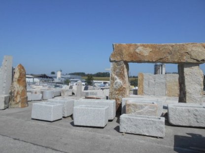 Bild 8:Granit-Trog Ursch, Blumen-Wassertrog, Wasserbecken Grander