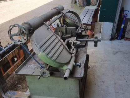 Bild 3:Bandsäge für Metall