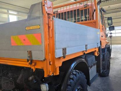 Bild 2:Unimog U400 Mercedes-Benz