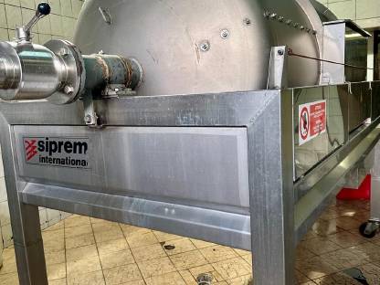 Bild 4:Weinpresse 2.200 l Siprem PA400 (geschlossen)