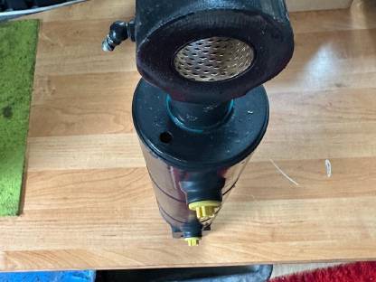 Bild 3:Heckhydraulikzylinder für Lindner Traktor dw