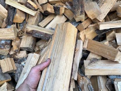Bild 2:Brennholz