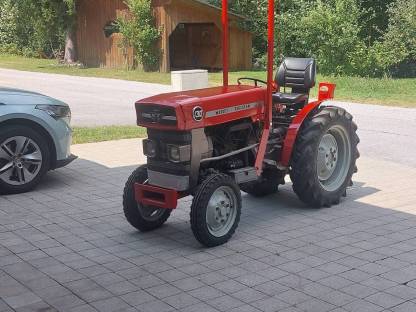 MF 130 Weinbergschlepper Schmalspur