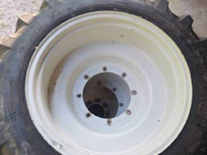 Bild 6:Pflegebereifung für Fiat 80-90 DT