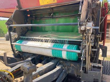 Bild 6:Rundballenpresse Pöttinger Varioprofi 6165 LSC