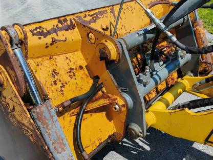 Bild 9:Kramer Kippschaufel