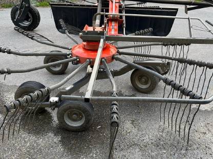 Bild 4:Schwader Kubota 2072 Hydro (Deutz/Vicon)