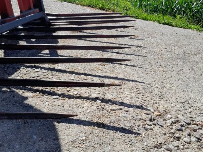 Bild 5:Kuhn Siloblockschneider Typ B1201 E