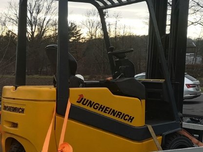 Bild 2:Defekter Gabelstapler Jungheinrich EFG-DF-18