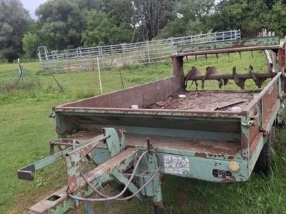 Bild 4:Defekter Miststreuer