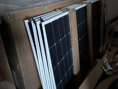 Flexible Photovoltaik Paneele mit 385W nur 4,9 kg