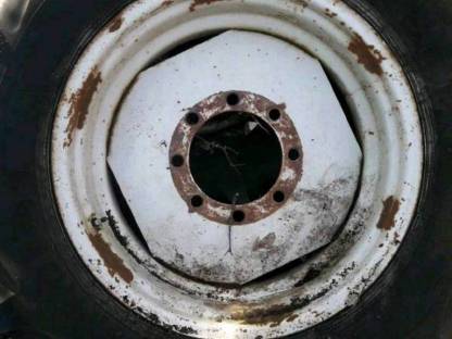 Bild 2:Felgen mit Reifen, Zwillingsräder für Steyr