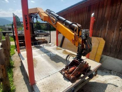 Bild 5:Kranwagen Holzanhänger