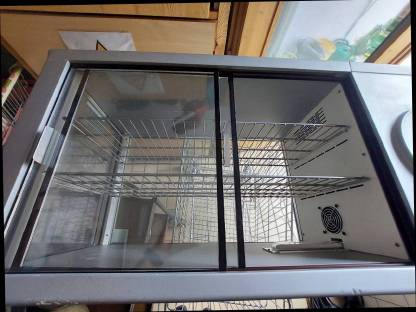 Bild 2:Kuchenkühlschrank