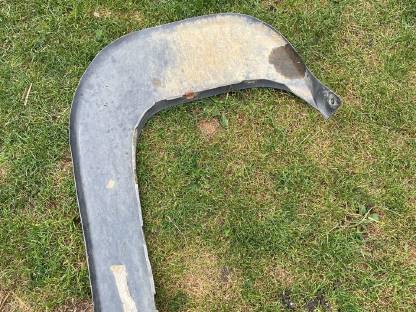 Bild 2:Kotflügelverbreiterung links New Holland