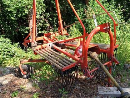 Bild 3:Landwirtschaftliche Geräte