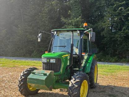 John Deere 5050E