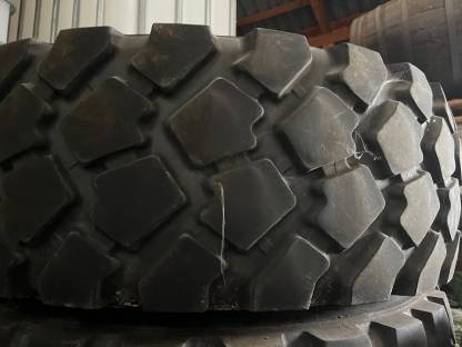 Bild 3:Unimogfelgen und Reifen