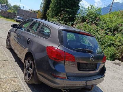 Bild 2:Opel Astra Sports Tourer