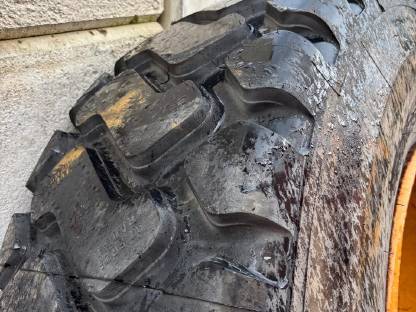 Bild 3:Radladerreifen mit Felge neu 17.5R25