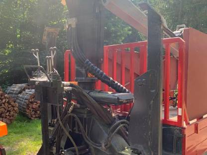 Bild 2:Kesla forstkran auf triebachs 3seiten kipper