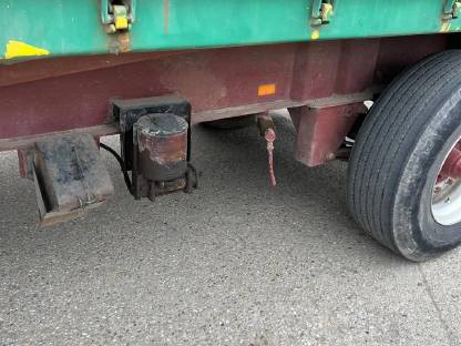 Bild 3:Schwarzmüller 2-Achs 3-Seitenkipper