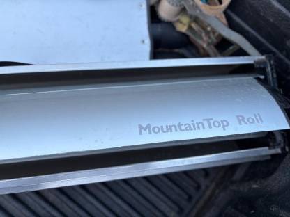 Bild 2:Hilux Pickup Abdeckung Mountain Top Rollo