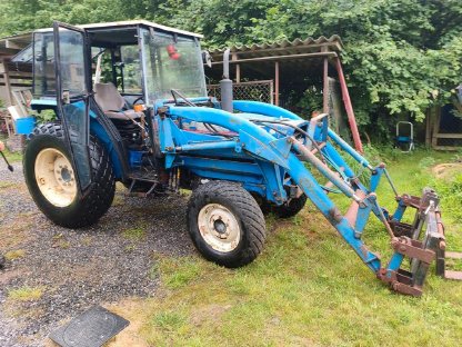 Bild 3:ISEKI TD 4451 Allrad, Kabinenheizung inkl. Zubehör