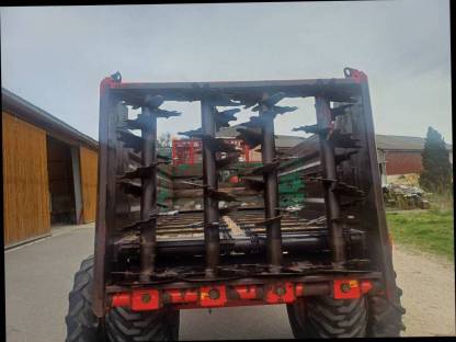 Bild 4:Kirchner Miststreuer T3060