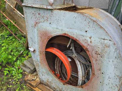 Bild 2:Boardwände und Gebläse