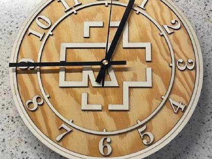 Bild 3:Rammstein-Uhr