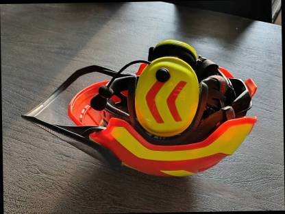 Bild 5:Protos Gehörschutz: Funk-Headset + Sprechtaste für Forstfunk