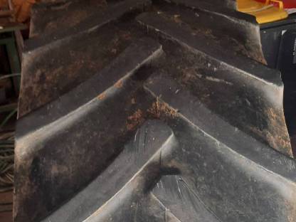 Bild 2:Traktorreifen