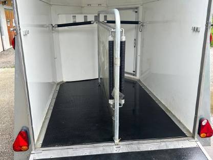 Bild 4:WM Meyer Pferdeanhänger